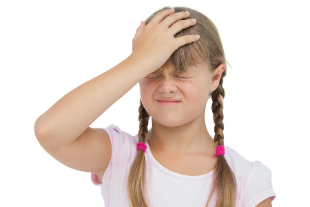 От чего у ребенка может болеть голова?